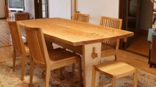 カバ桜のブックマッチテーブル