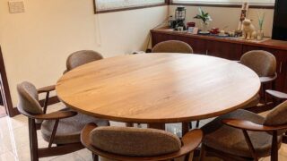ナラ材ダイニングテーブル