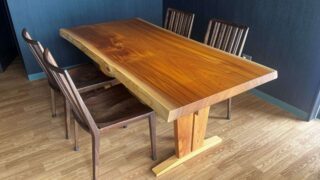 ケヤキの一枚板