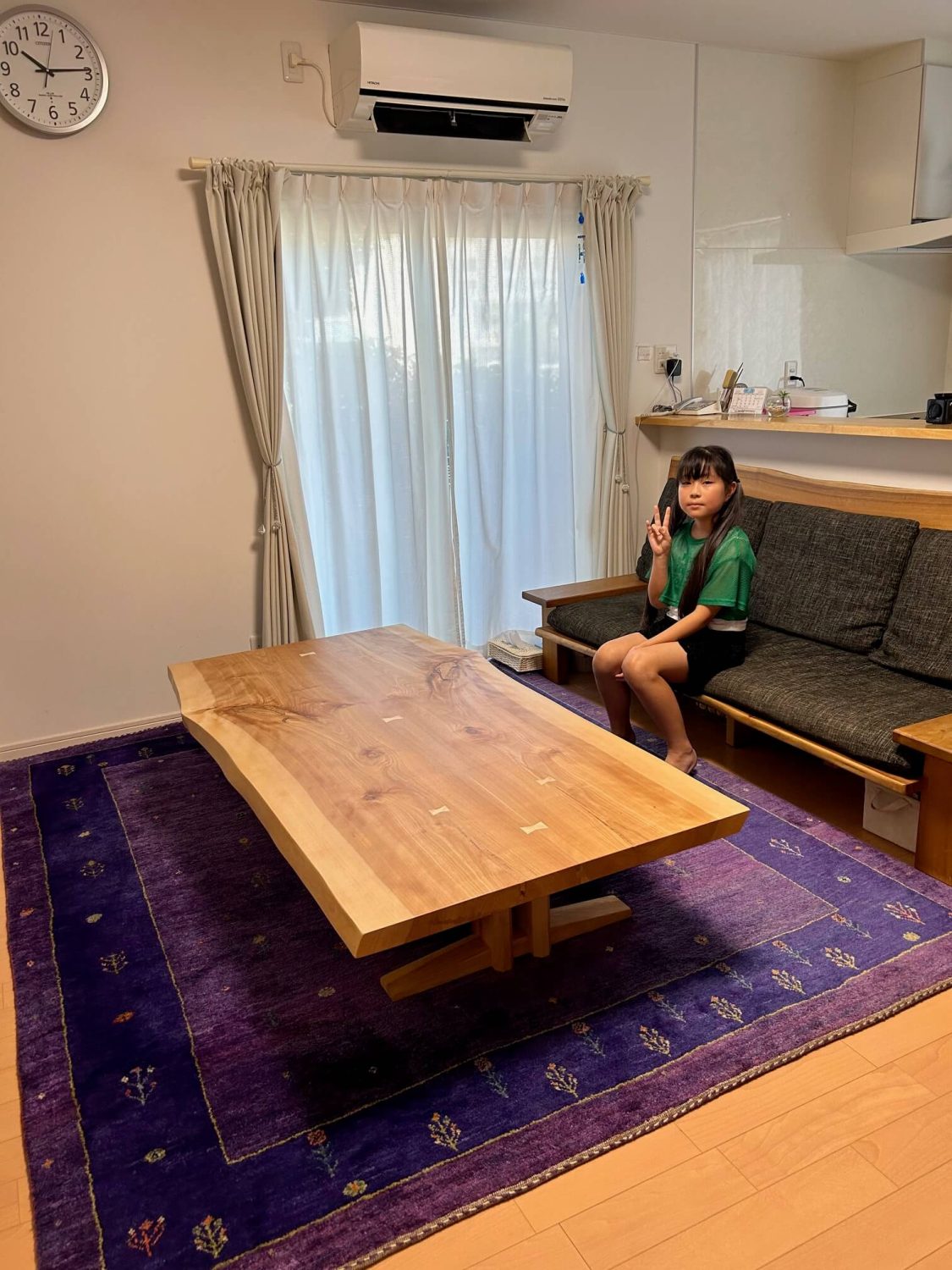 カバ桜のブックマッチテーブルをお届け（四国中央市Y様）