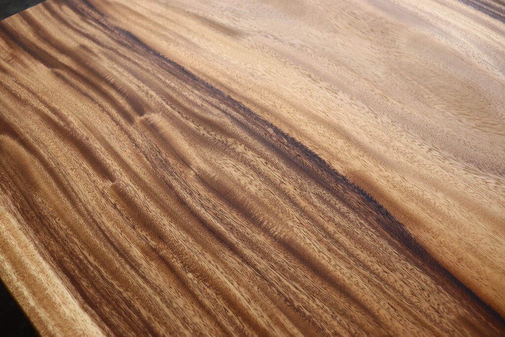 一枚板　モンキーポッド　幅1500×奥830～950×厚58（ｍｍ）　ＭＳ－7823