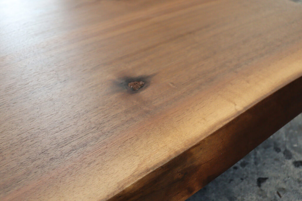 一枚板　ウォールナット　幅1600×奥990～1040×厚59（ｍｍ）　ＭＳ－7778