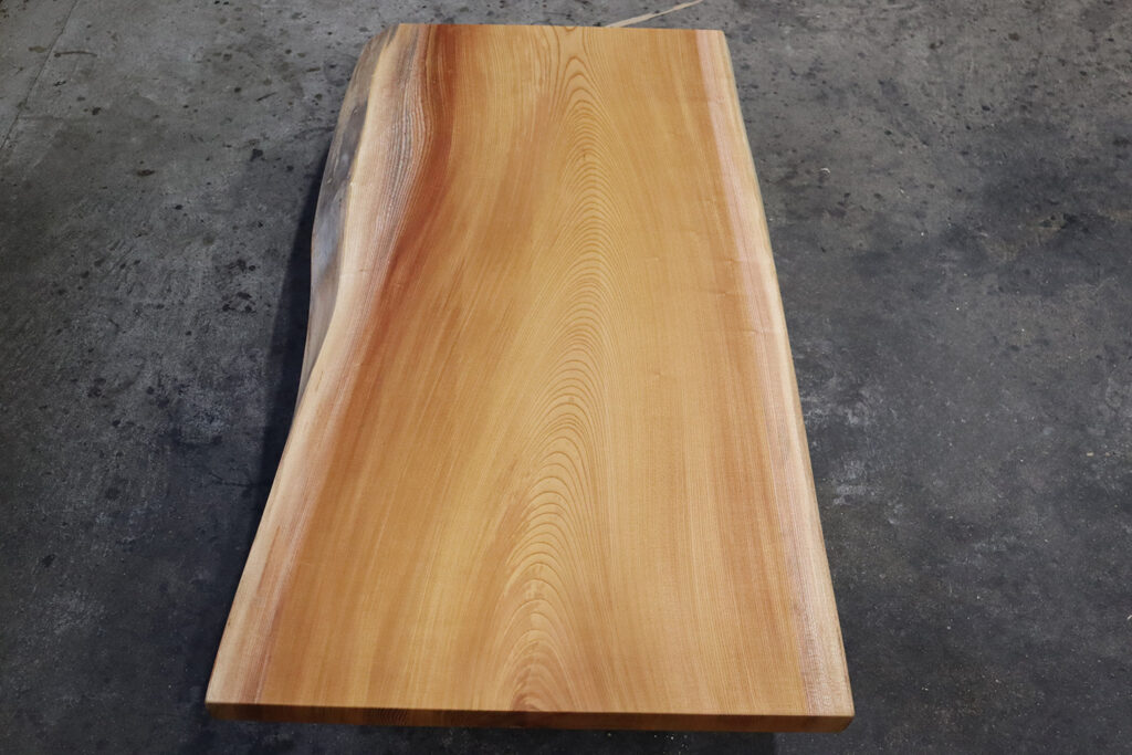 一枚板　欅　幅1300×奥680～730×厚50（ｍｍ）　MS-7863