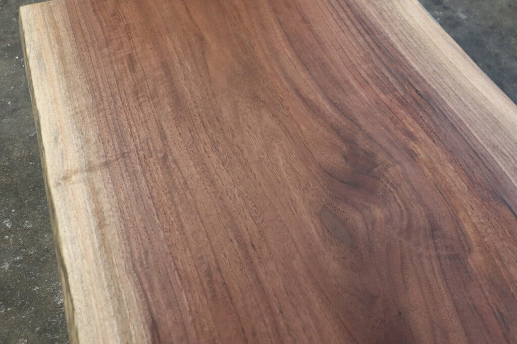 一枚板　ウォールナット　幅1200×奥670～800×厚57（ｍｍ）　MS-7860