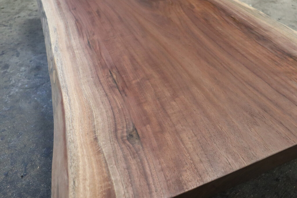 一枚板　ウォールナット　幅1200×奥670～800×厚57（ｍｍ）　MS-7860